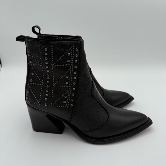 Emanuele Crasto Leather‎ Studded Pointed Toe Heeled Booties Ankle Boots 7.5 NWT - Picture 9 of 11